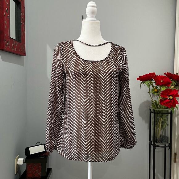 NEW Charming Charlie Longline Flutter Chevron Stripe Two Tone Choker Blouse NWT - Picture 8 of 16